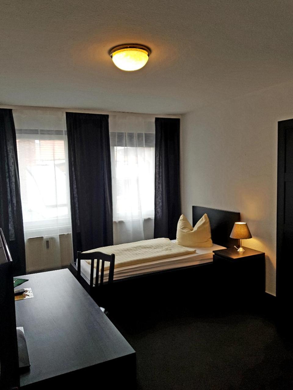 Hotel-Cafe Am Rathaus Gardelegen Luaran gambar
